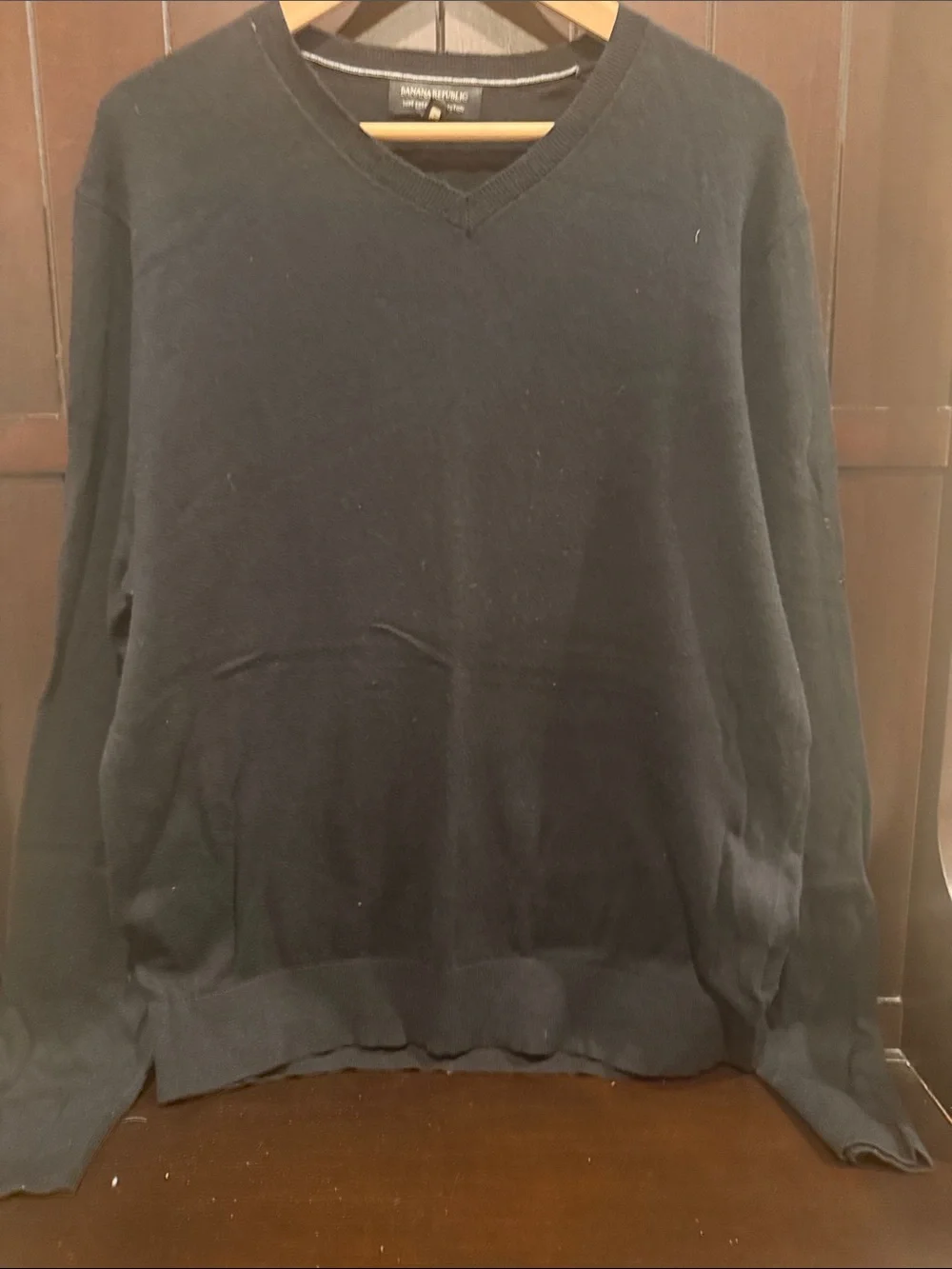 Banana Republic Men's V-Neck Sweater in Black